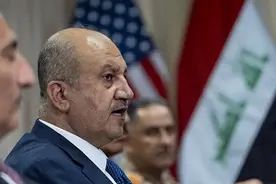 墙推众人倒，伊拉克对美国下通牒，2年内撤出，美防长请求被拒绝图片