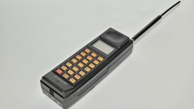 通信历史连载787-韩国和三星电子第一部手机SH-100-1988年