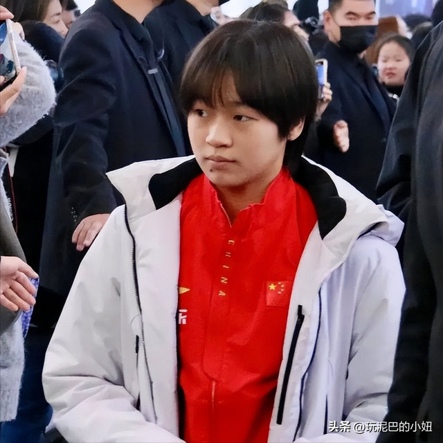 被“炮轰”仅半个月，比赛再次失利的全红婵，已经走上了另一条路