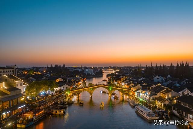 免费游！上海这6大古镇地铁直达，江南风韵不输苏杭。