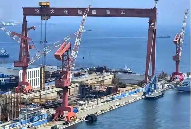 004航母！国家回应了！12万吨核巨兽初露峥嵘，重新定义全球海权