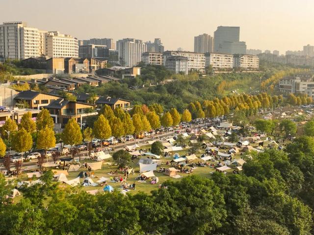 周末晒太阳!这几地有湖水+草坪+1h可达