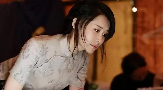 她一生 “风流成性	、老少通吃”，撩汉无数，现如今57岁却依旧单身