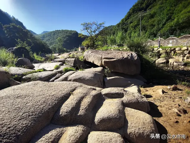 关山牧场会“瑟瑟发抖”？我看多虑了，即使旁边有大片免费的草原