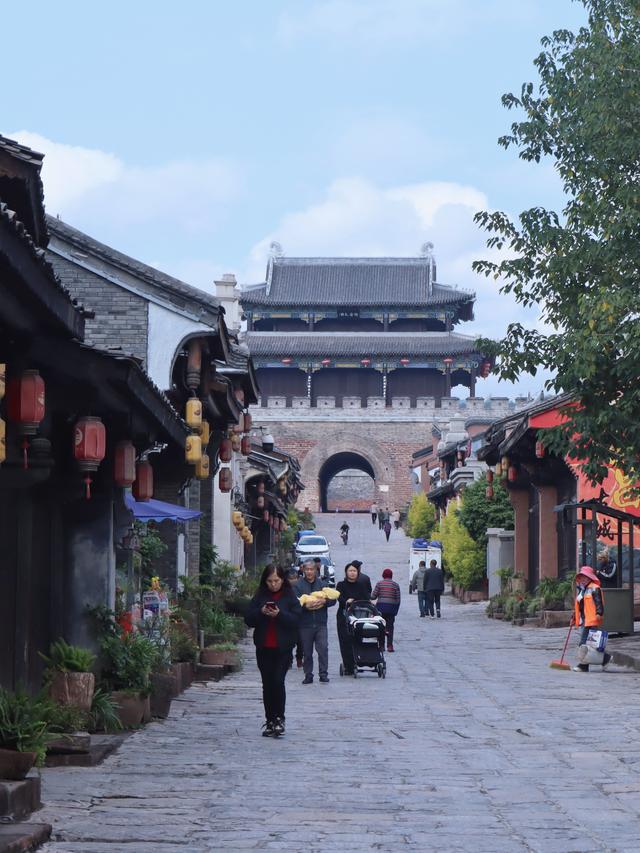 毁于地震的西昌600年古城，重获新生，明代古城拔地而起