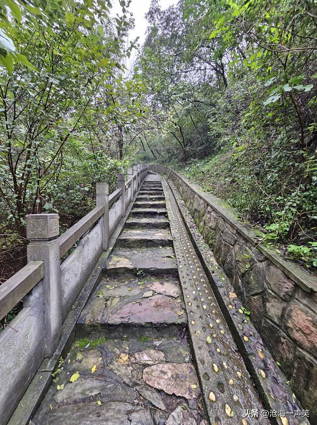 不一样的大山，四里不同天，十里有四季，一起走吧，挑战身体极限