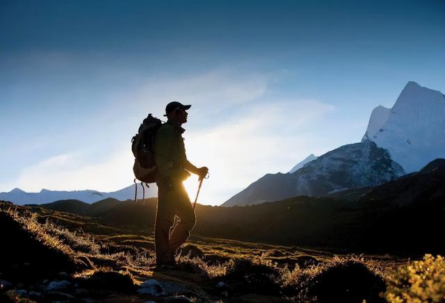 国家富起来，就会有穷游