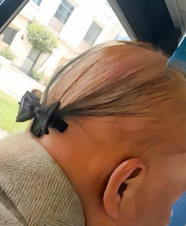 绝了！博主本想晒发型，结果评论区出现大哥喜欢奥特之母，已笑疯