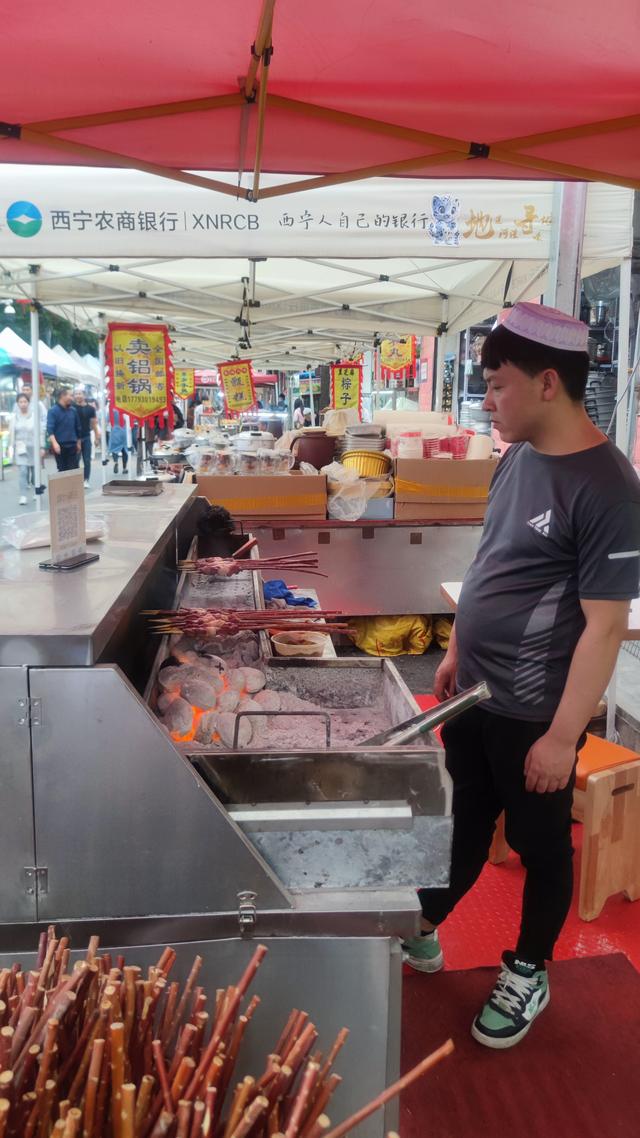 从美食贫乏且贵的拉萨到面食牛羊肉相对便宜的西宁了