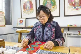 春风暖三月 巾帼展风采图片