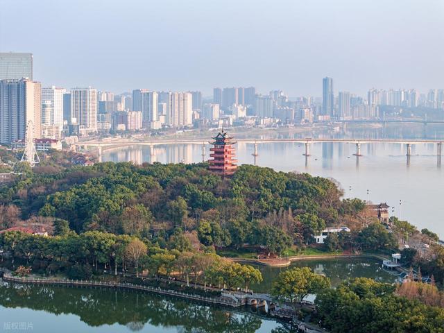 湖南未来最吃香的城市，不是常德，岳阳，这座城市前途光明！