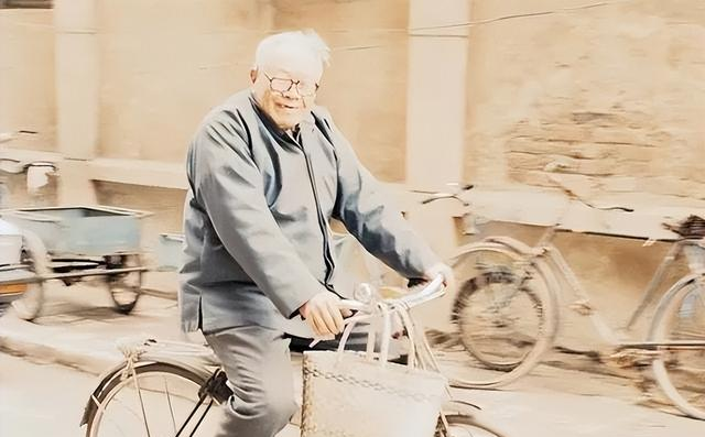 文人里最会做菜的奇才，汪曾祺放言：吃不到他的菜，我死不瞑目