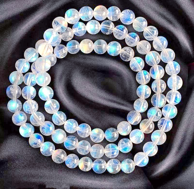 月光石选购攻略！如何选出最迷人的蓝月光