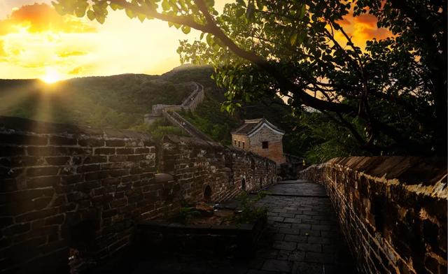 巨龙盘踞金山岭长城!