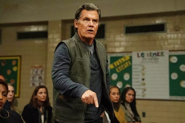 票房破19亿！漫威退下来3位演员，联手拍R级片，给老东家上了一课