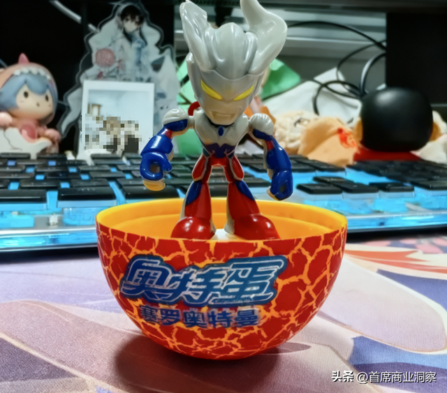 3年利润翻3倍！58岁老板靠卖奥特曼饼干，要把零食店干上市了