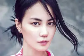 天后王菲离异两次，不敢再婚，最放心不下57岁仍单身的亲哥哥图片