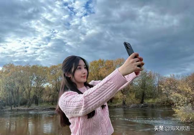 张含韵的旅行太馋人！额尔古纳撸串，恩和炫俄餐，看饿了
