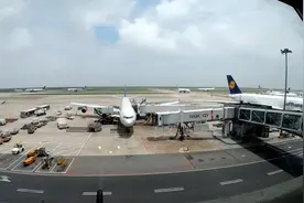 我国面积最大的机场是哪一座，你知道吗？北京首都机场只能排第三图片