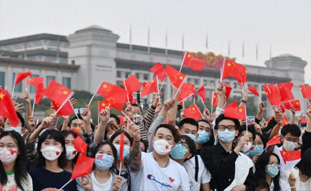 若不搬走这“三座大山”，中国人口总数，将在2056年被老美反超