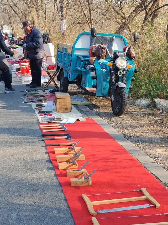 记录德州：岔河河堤上的大集，人山人海，异常热闹