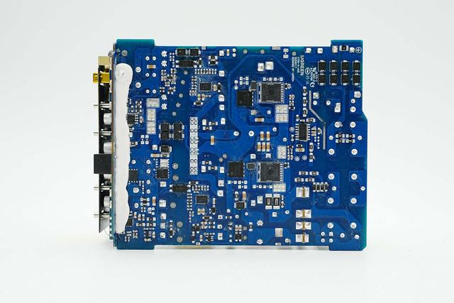 业界首款满血版PD3.1快充，绿联500W氮化镓充电器拆解
