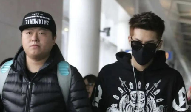 再无翻身路	，入狱4年吴亦凡再迎噩耗，法院出手，表哥被牵连