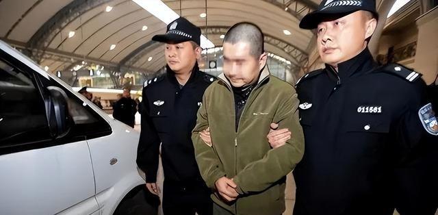 又一内鬼出现！大量国家机密被泄露，作案人身份曝光，肯定不简单