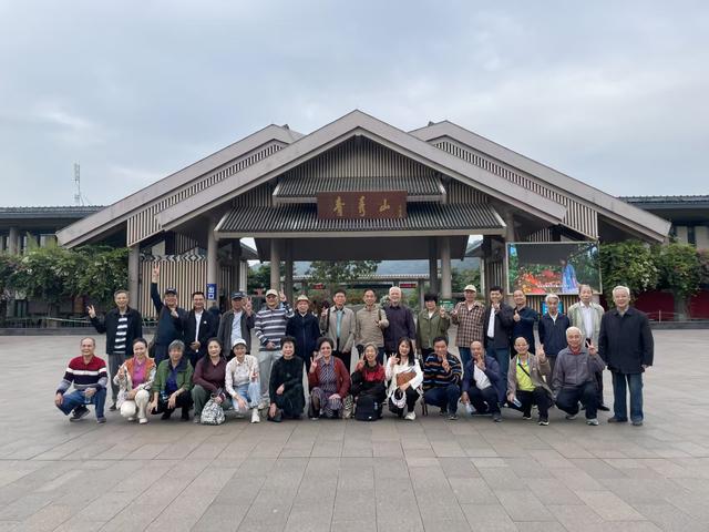 黎立义: 重游青秀山（游记）