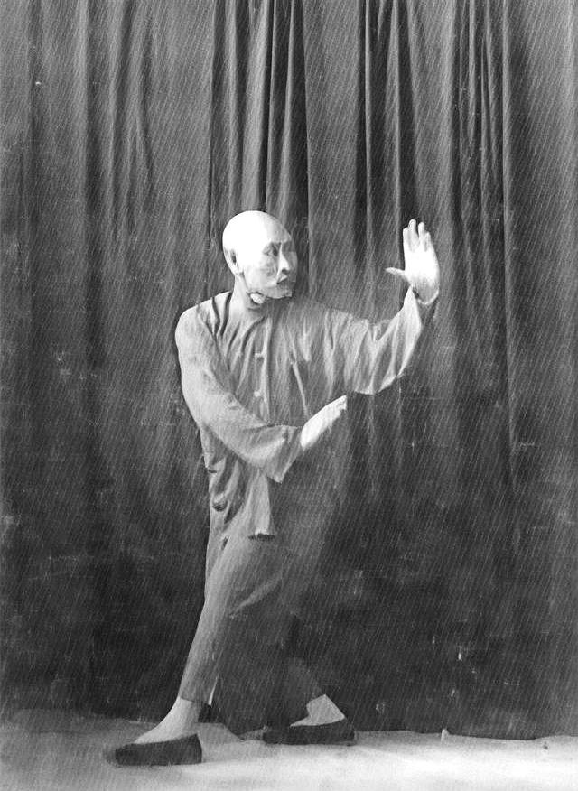 站桩秘诀：读懂身体“虚实转换”，方悟内家拳真谛