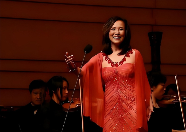 原来早已不是中国籍？事业巅峰远赴美国	，被老外“玩腻”晚年回国