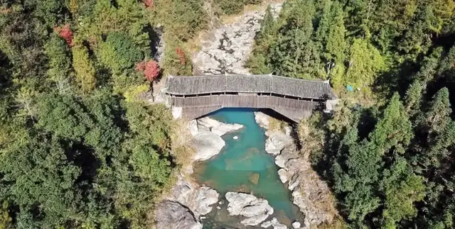 泰顺三条桥：三木跨溪，山青水碧，人面何处去？