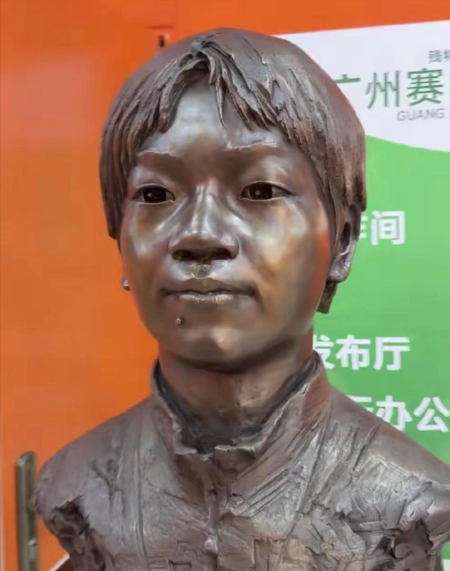 提防"造神"骗局，宋清辉呼吁拆除全红婵铜像，霍启刚的话有人信了