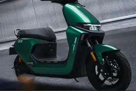 续航开挂，颜值在线，九号电动车M85C+狠狠拿捏年轻人图片