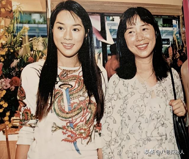 她14岁已是“人间尤物”，被首富看中花10亿娶回家，8年生了四胎