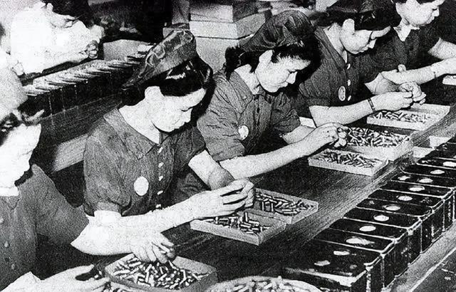 导弹交付美国当天！日本防卫预算暴涨，信号很危险！