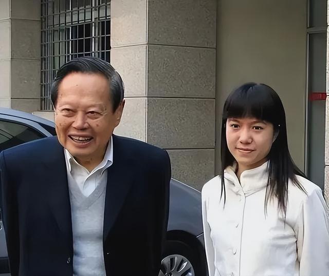 翁帆也没料到，杨振宁生前对她的特殊安排，竟让他再次口碑暴涨
