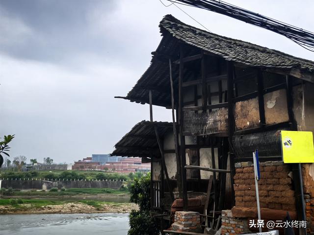 千里岷江第一镇，怎么这么冷寂？沉银宝藏、崖墓摇钱树，都白瞎了