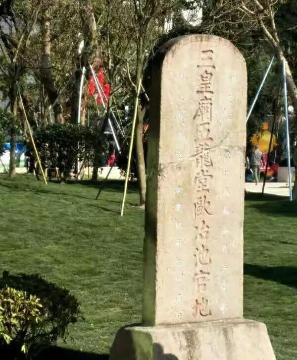 福州欧冶池历史悠久，曾经是大院男孩儿们戏耍玩乐之地