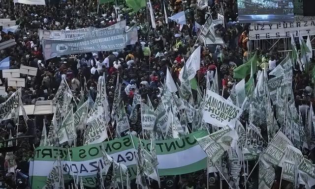 世界上离中国最远的国家，坐飞机要好几天能到，如今发展一落千丈