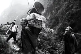 1946年，吉林捡蘑菇老农被扭送管委会遭枪毙，经查他曾出卖杨靖宇图片