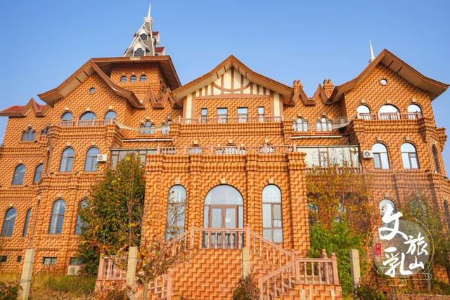 这条「五彩斑斓」的赏秋路线，把秋天都打包给你了！