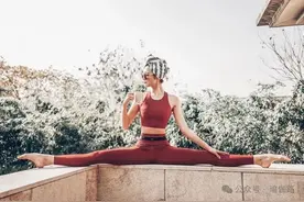 预防胸下垂，延缓衰老！试试这套瑜伽序列图片