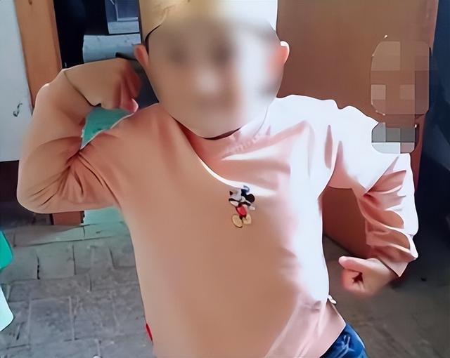 山西10岁男童被生母继父虐待致死案今日二审；此前一审继父被判死刑，生母无期徒刑，两人均不服上诉