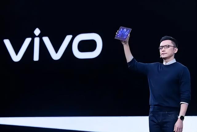 不止追星！竞品围堵下的vivo：X300，能否靠 “演唱会神器” 破圈？