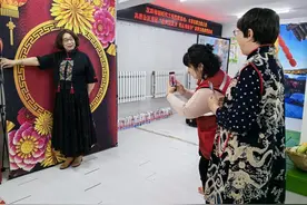 大东区上园街道高教社区开展“弘扬传统文化 共赏汉服之美”主题活动图片