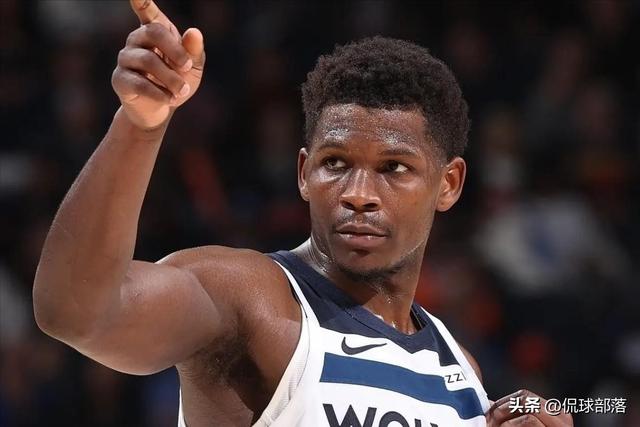 NBA西部半决赛：99:88勇士险胜，库里伤退，3人表现太差，3人满分