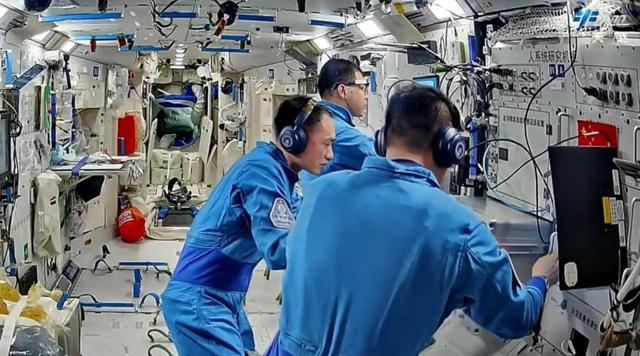 神舟二十一号将发射：航天员早已选定，神舟二十二号准备好了