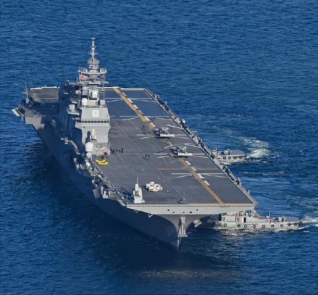 一声不吭造7艘准航母，美国才发现，真正对手已成闷声干大事的它