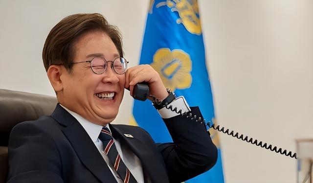 韩国总统不装了？见完特朗普后，李在明明确表态：韩国已无法推行 “安美经中” 策略，中方火速发声提醒